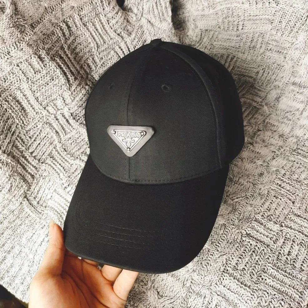 Prada CAp